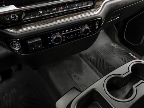 Used 2024 Chevrolet Silverado 2500 LT image 26