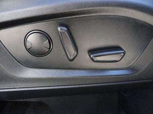 Used 2020 Ford Explorer XLT w/ Equipment Group 202A image 30