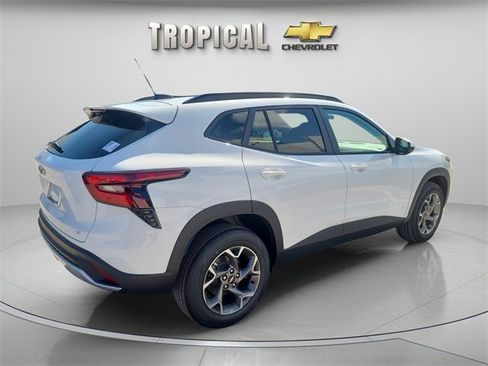 New 2026 Chevrolet Trax LT image 5