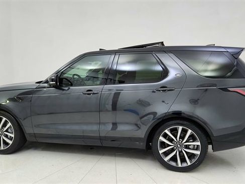 Used 2024 Land Rover Discovery Dynamic SE image 4
