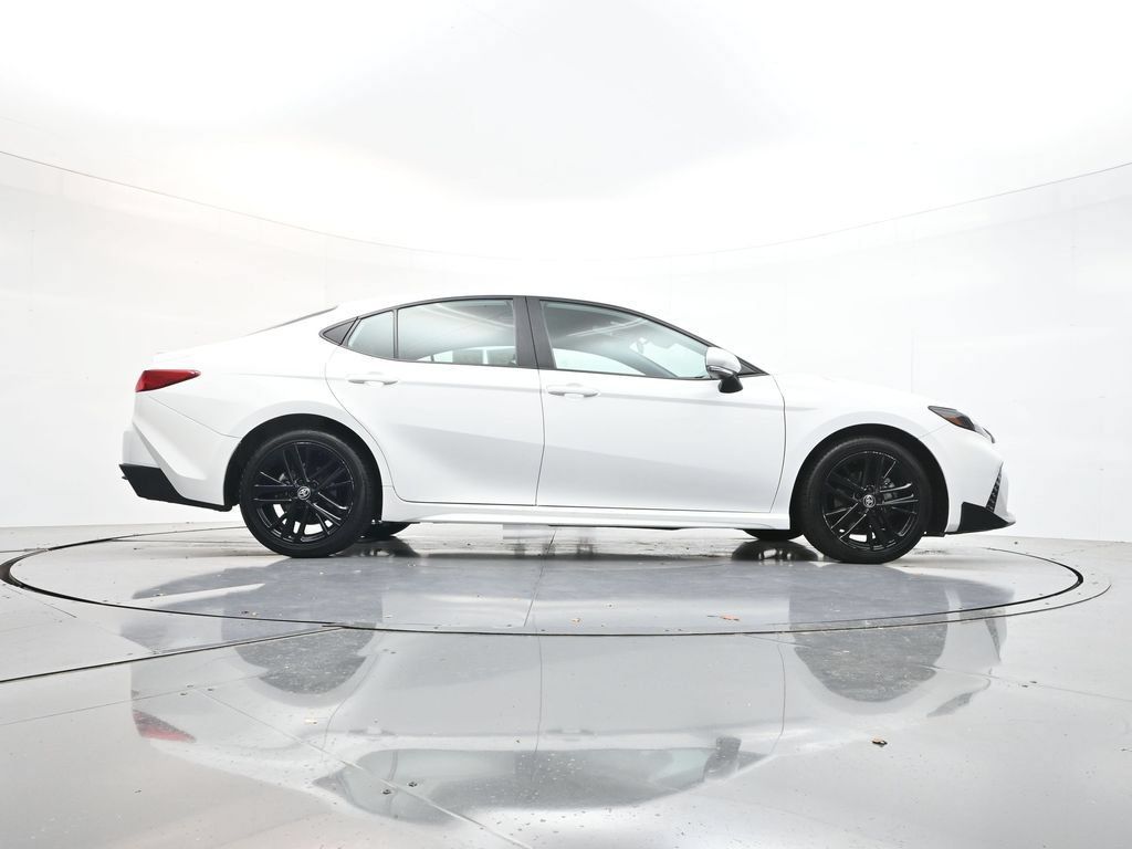 Used 2025 Toyota Camry SE FWD image 39