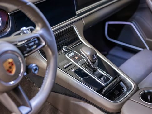 Certified 2023 Porsche Panamera 4 Platinum Edition AWD/4WD image 4