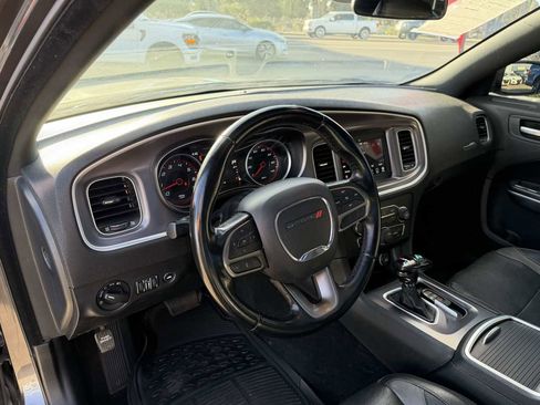 Used 2020 Dodge Charger SXT w/ Leather Interior Group image 8