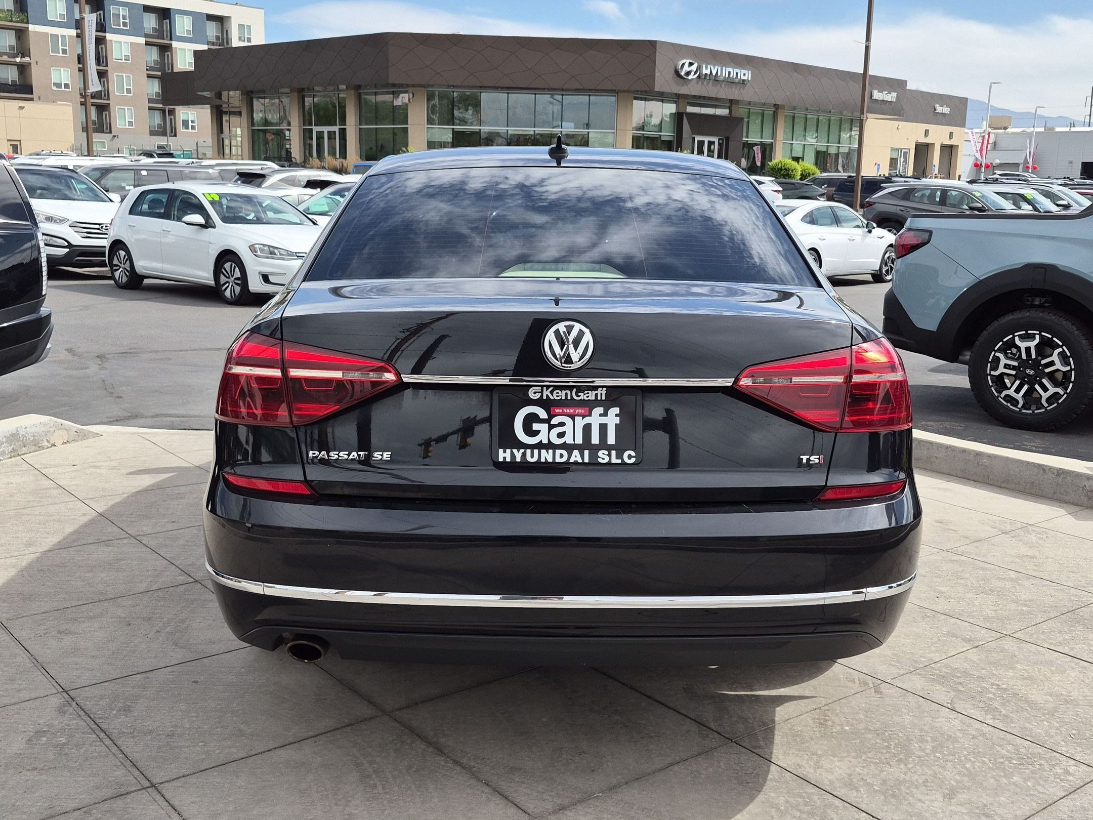Used 2018 Volkswagen Passat 2.0T SE FWD image 5
