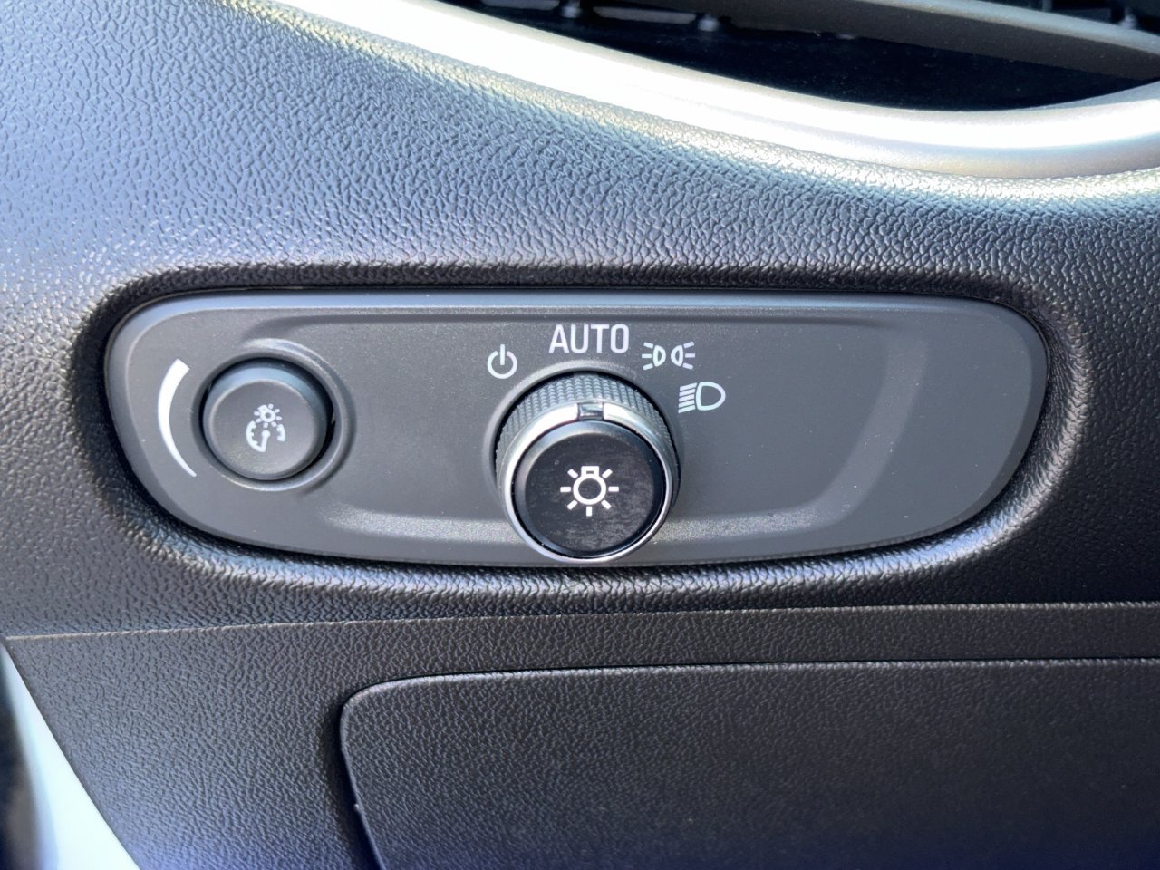Used 2021 Chevrolet Malibu LS w/ LPO, Floor Liner Package FWD image 17