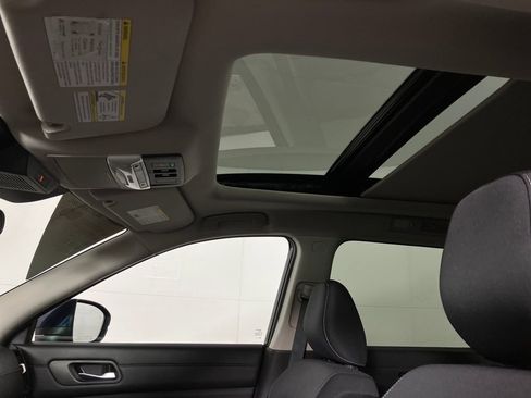 Used 2022 Nissan Pathfinder SV w/ SV Premium Package image 34