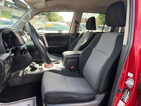 Used 2014 Toyota 4Runner SR5 AWD/4WD image 14