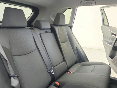 Used 2024 Toyota RAV4 XLE FWD image 36