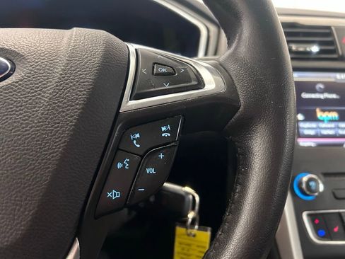 Used 2016 Ford Fusion SE w/ Equipment Group 202A FWD image 11