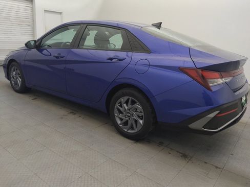 Used 2024 Hyundai Elantra SEL FWD image 3