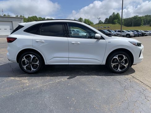 Used 2025 Ford Escape ST-Line Elite AWD/4WD image 12