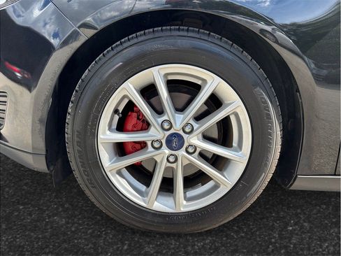 Used 2015 Ford Focus SE FWD image 12