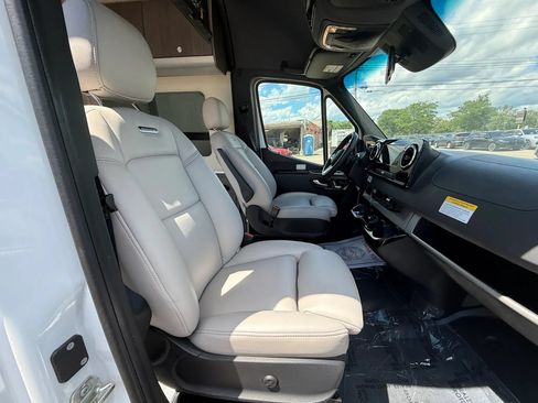 Used 2022 Mercedes-Benz Sprinter 3500 w/ Parking Package image 29