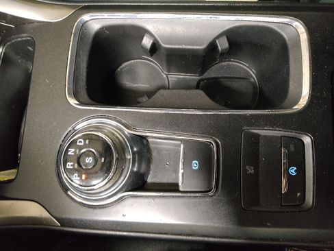Used 2018 Ford Fusion SE w/ Fusion SE Technology Package FWD image 26