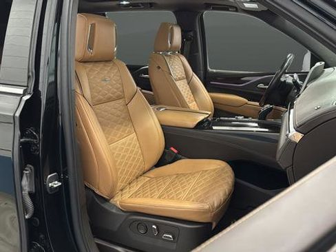 Used 2022 Cadillac Escalade ESV Premium Luxury AWD/4WD image 24