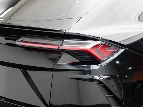 Used 2022 Lamborghini Urus image 73