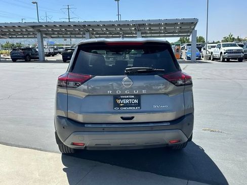 Used 2022 Nissan Rogue SV AWD/4WD image 5