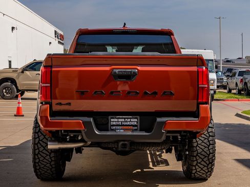 Used 2025 Toyota Tacoma TRD Off-Road image 8