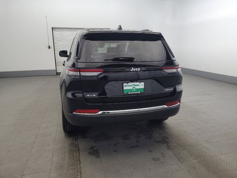 Used 2023 Jeep Grand Cherokee Laredo w/ Luxury Tech Group I image 6