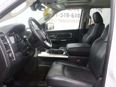 Used 2018 RAM 1500 Laramie w/ Convenience Group AWD/4WD image 15