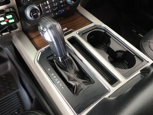 Used 2015 Ford F150 Lariat w/ Equipment Group 502A Luxury AWD/4WD image 9