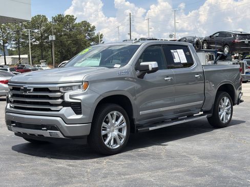 Used 2025 Chevrolet Silverado 1500 High Country w/ High Country Premium Package AWD/4WD image 7