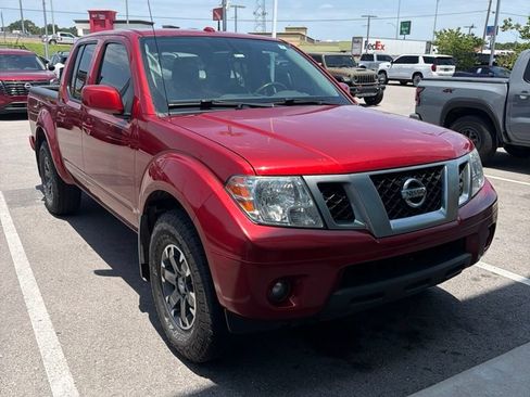Used 2017 Nissan Frontier PRO-4X AWD/4WD image 6