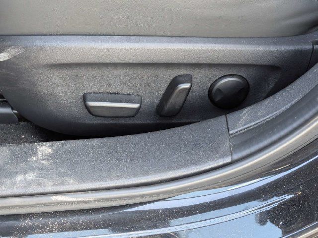 Used 2024 MAZDA MAZDA3 s FWD image 13