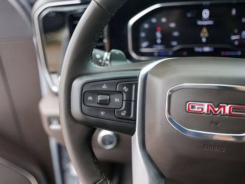 Used 2024 GMC Sierra 1500 SLT AWD/4WD image 17