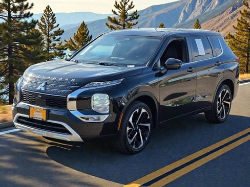 Used 2022 Mitsubishi Outlander SE image 4