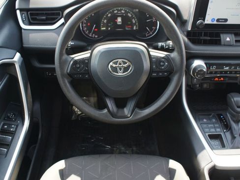 Used 2024 Toyota RAV4 XLE image 5