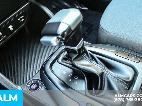 Used 2025 Kia K4 LXS image 37