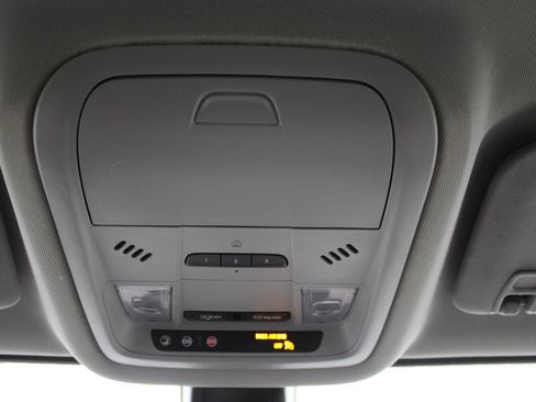 Used 2021 GMC Acadia SLT AWD/4WD image 32