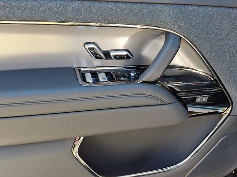 New 2026 Land Rover Range Rover Sport SE AWD/4WD image 9