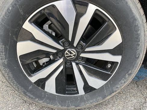 New 2025 Volkswagen Atlas Cross Sport SE AWD/4WD image 15