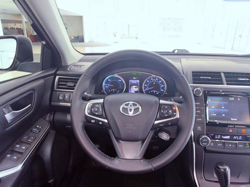 Used 2017 Toyota Camry XLE FWD image 17