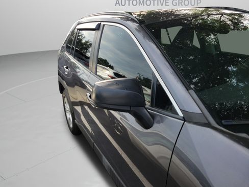 Used 2021 Toyota RAV4 LE FWD image 16