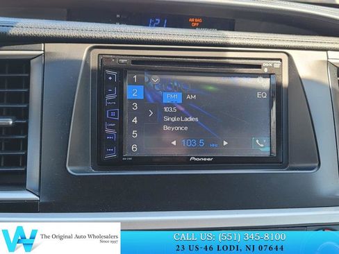 Used 2014 Toyota Highlander LE image 15