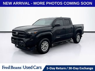 Used 2024 Toyota Tacoma SR5 video 3