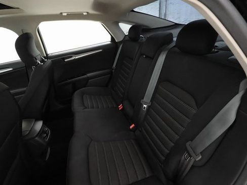 Used 2013 Ford Fusion SE image 18