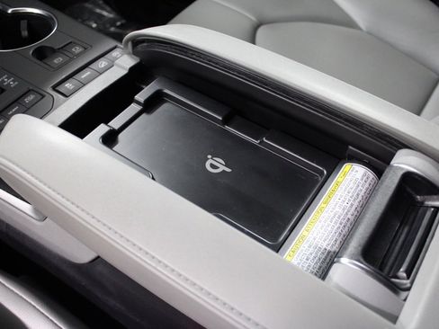 Used 2021 Toyota Highlander XLE image 36