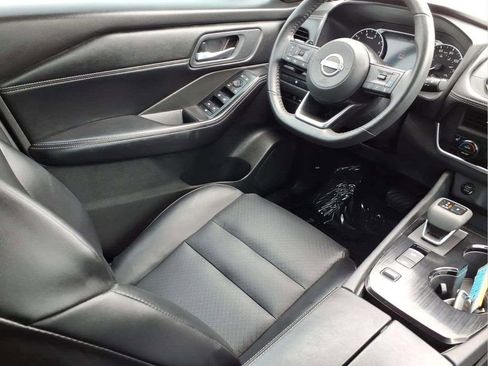 Used 2024 Nissan Rogue SV w/ SV Premium Package FWD image 9