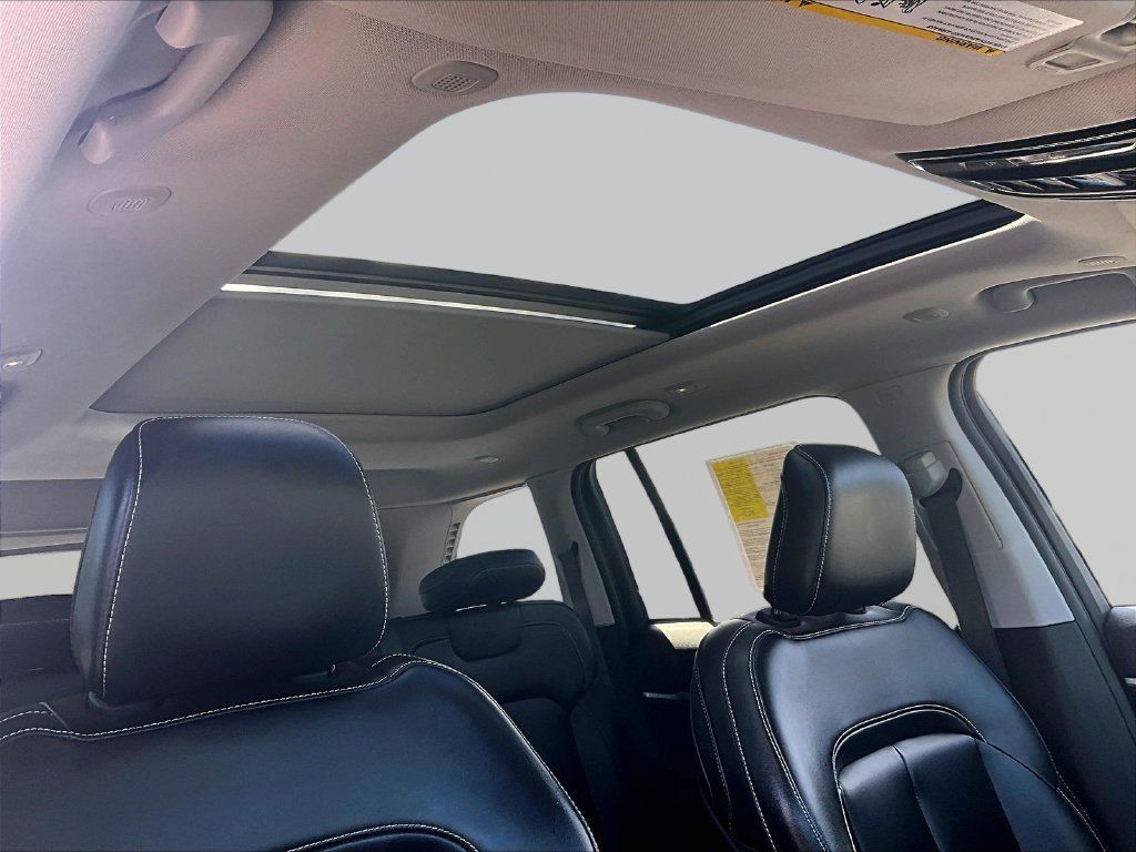 Used 2023 Jeep Grand Cherokee 4WD 4xe image 22