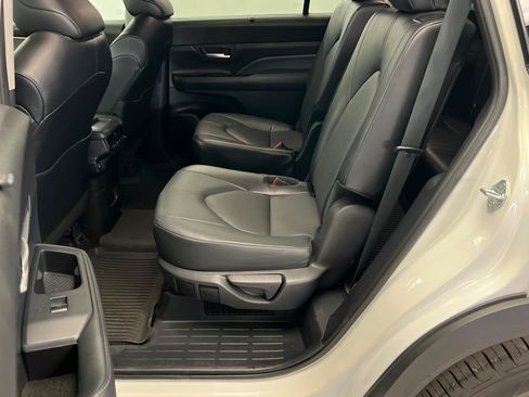 Used 2024 Toyota Grand Highlander AWD Hybrid image 22