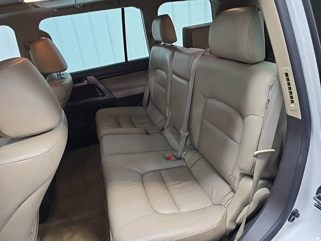 Used 2008 Toyota Land Cruiser w/ Upgrade Pkg AWD/4WD image 33