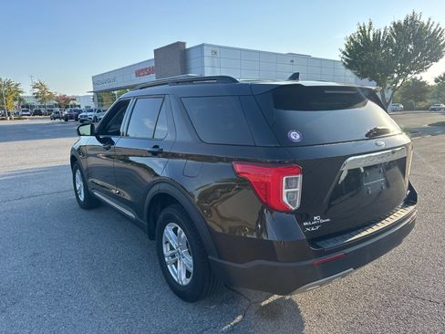 Used 2022 Ford Explorer XLT w/ Equipment Group 202A AWD/4WD image 8