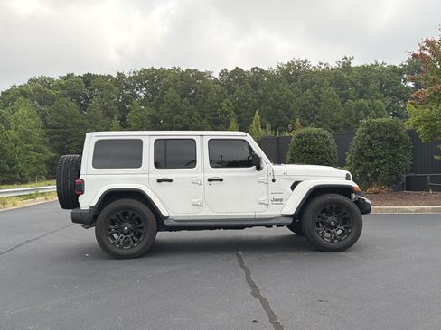 Used 2020 Jeep Wrangler Unlimited Sahara AWD/4WD image 5