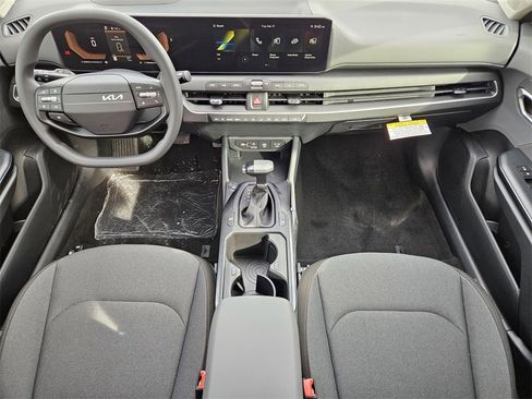 New 2026 Kia K4 LXS image 18