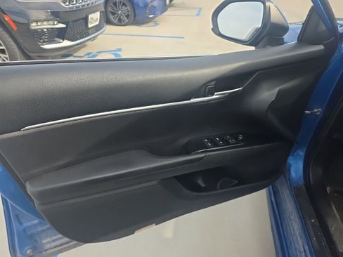 Used 2019 Toyota Camry SE FWD image 41