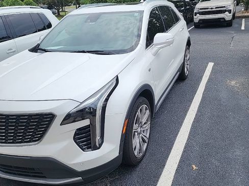 Used 2020 Cadillac XT4 Premium Luxury FWD image 3